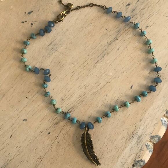 Fossil Gold leaf necklace with turquoise color stone - Picture 1 of 4